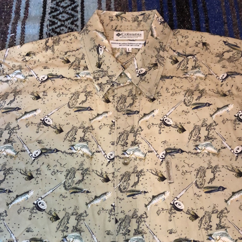 Columbia Sportswear Shortsleeved Fishing Button Down Shirt
